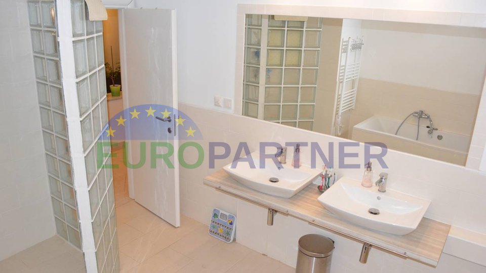 EXCLUSIVE - apartment house 5 km from Poreč, Istria