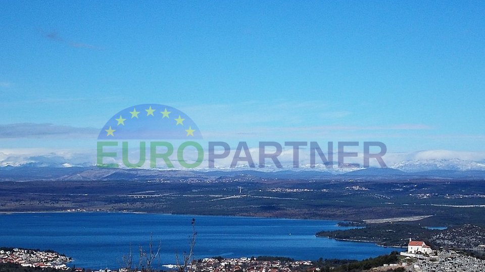 Exclusive building plot near Šibenik, 11,200 m2