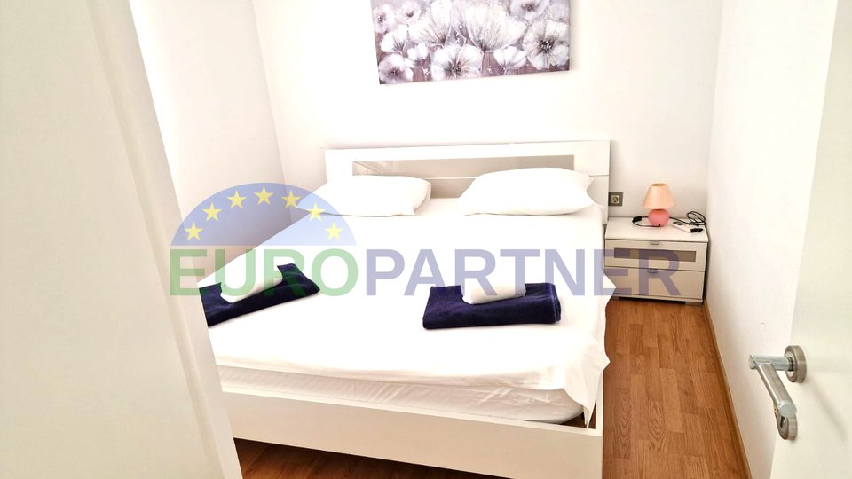 Vila sa bazenom 350 m2 u Kaštel Starom