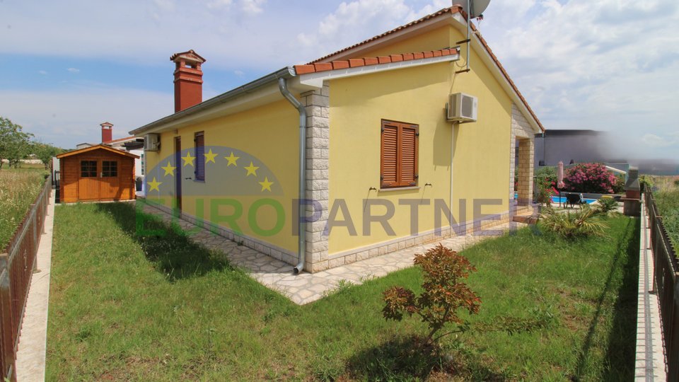 Bungalow with pool, Poreč area