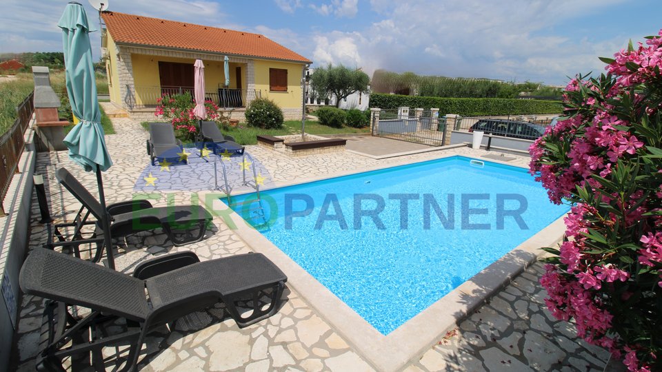 Bungalow with pool, Poreč area