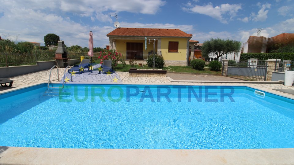 Bungalow with pool, Poreč area