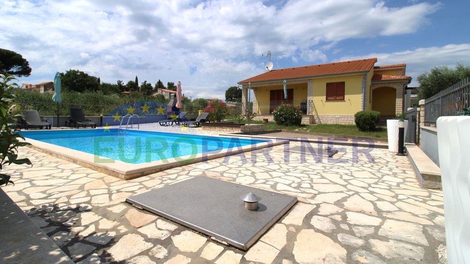 Piano terra con piscina, zona Parenzo