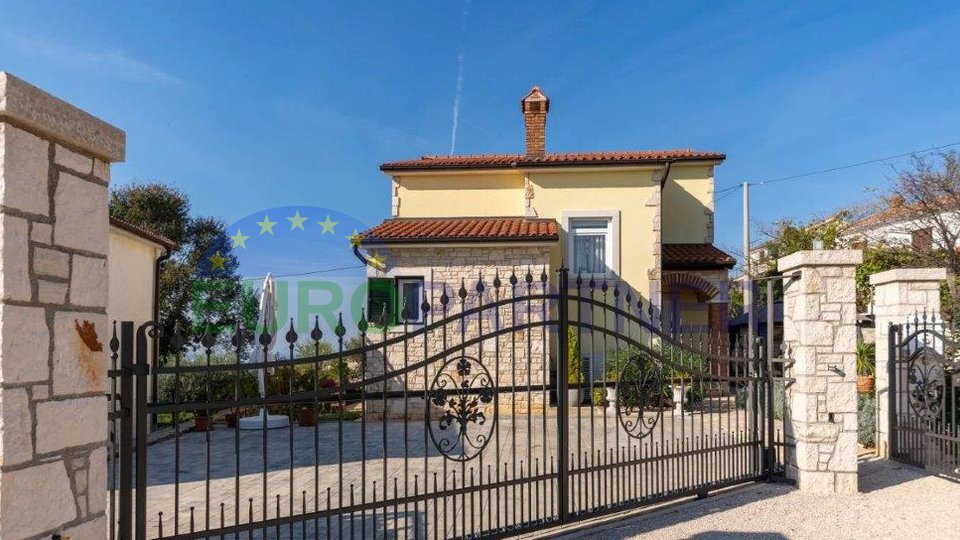 Casa con vista mare, zona Parenzo