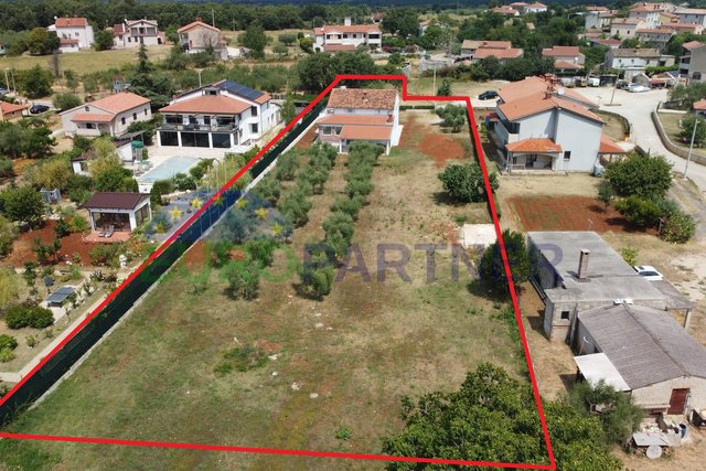 House with a large garden, Poreč, 4 km from the sea