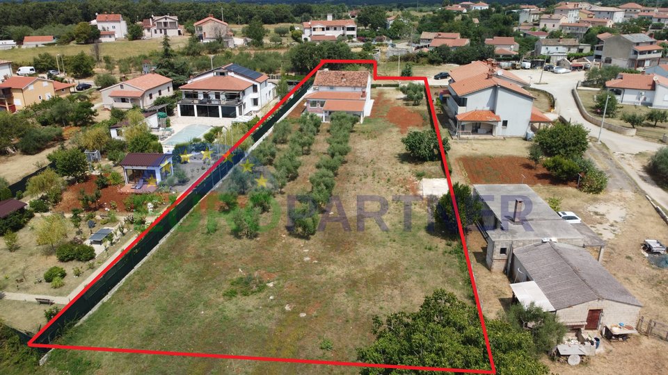 House with a large garden, Poreč, 4 km from the sea