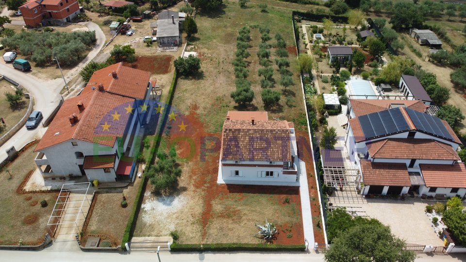 House with a large garden, Poreč, 4 km from the sea