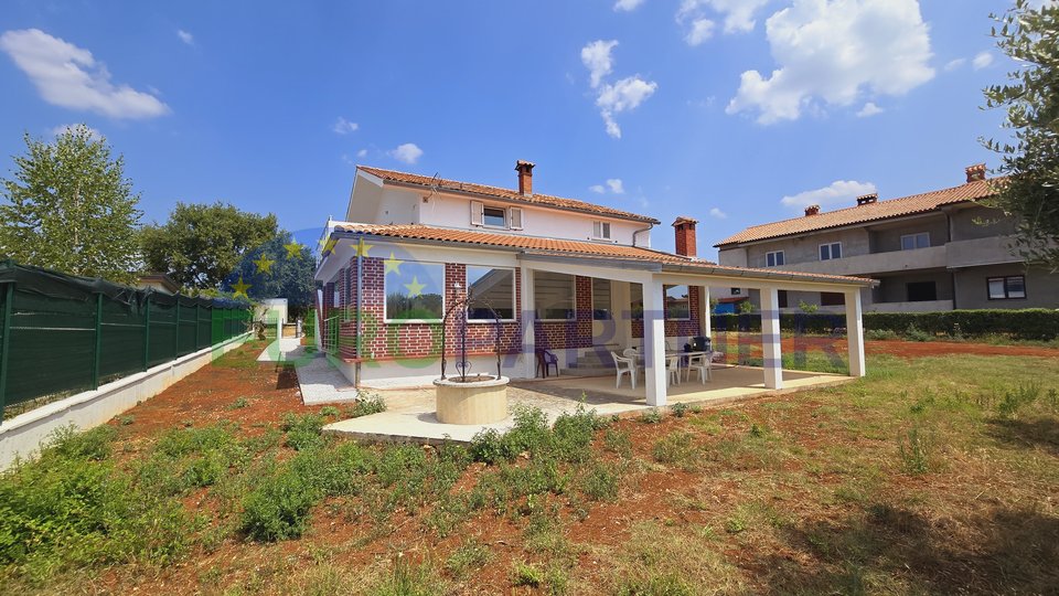 House with a large garden, Poreč, 4 km from the sea