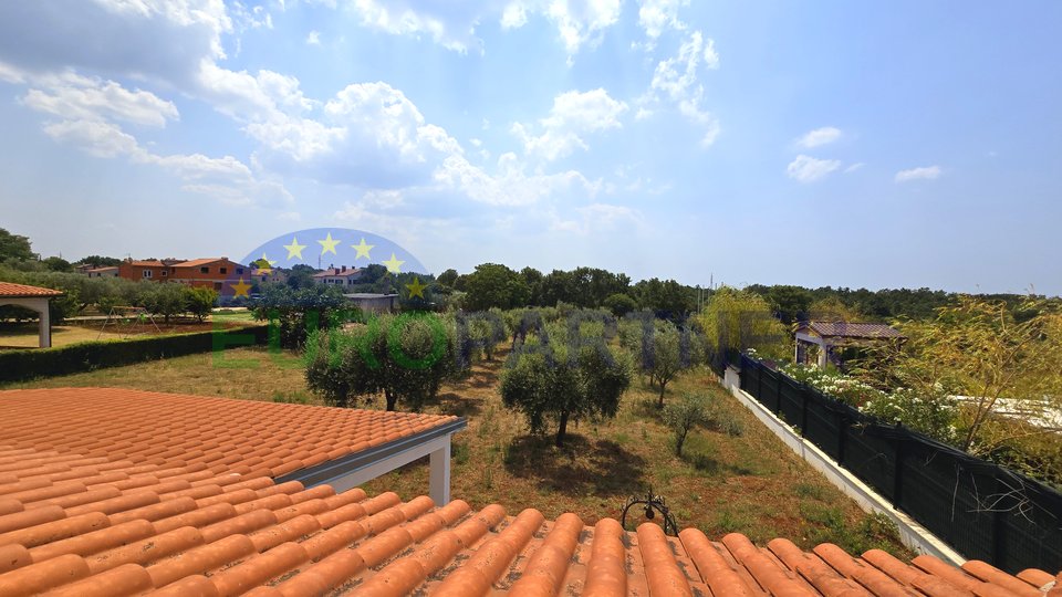 Casa con ampio giardino, Parenzo, 4 km dal mare