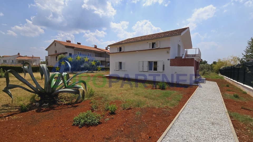 House with a large garden, Poreč, 4 km from the sea