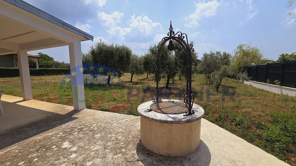 Casa con ampio giardino, Parenzo, 4 km dal mare