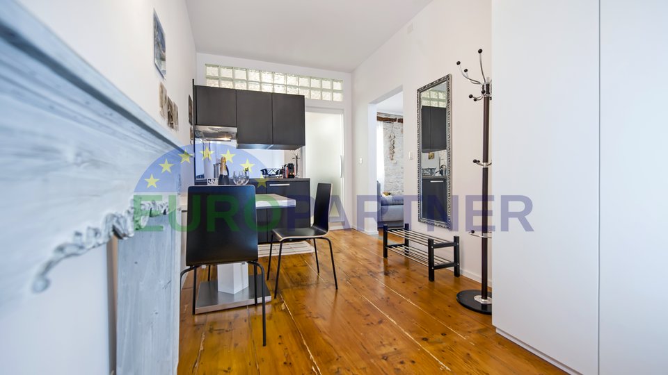 Istra, Rovinj, tri luksuzna apartmana prvi red do mora