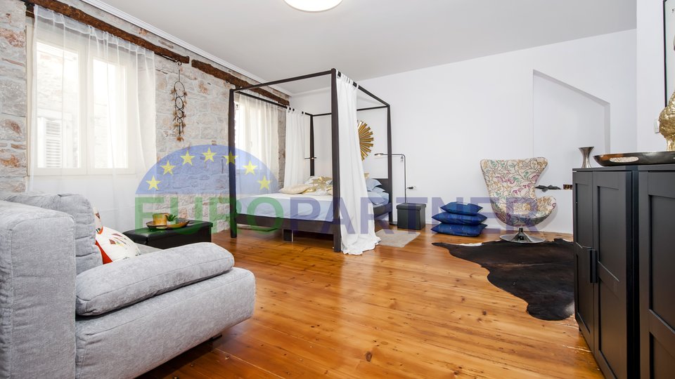 Istra, Rovinj, tri luksuzna apartmana prvi red do mora