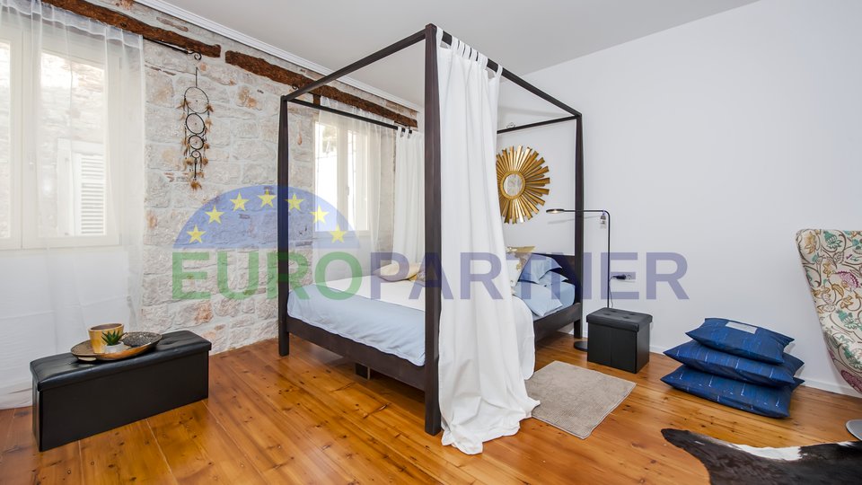 Istra, Rovinj, tri luksuzna apartmana prvi red do mora