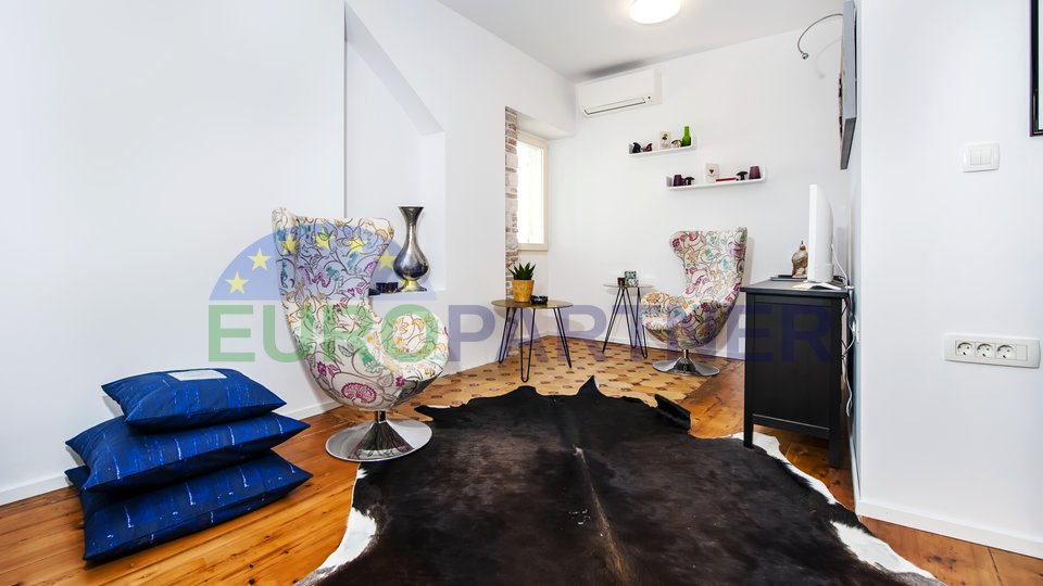 Istra, Rovinj, tri luksuzna apartmana prvi red do mora