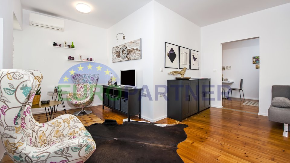 Istra, Rovinj, tri luksuzna apartmana prvi red do mora