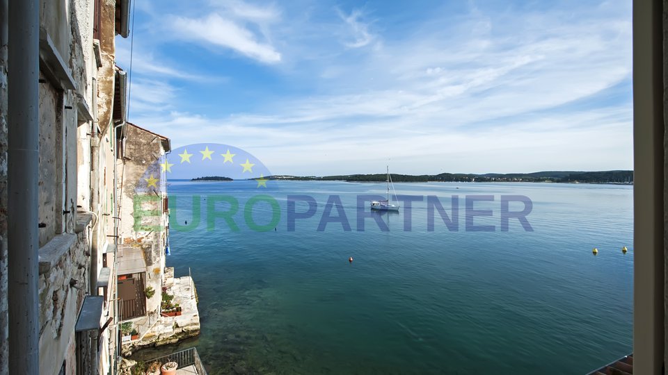 Istria, Rovinj, three luxury apartments, first row to the sea