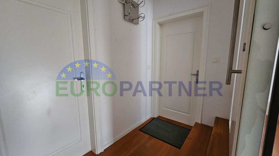 Istra, Rovinj, tri luksuzna apartmana prvi red do mora