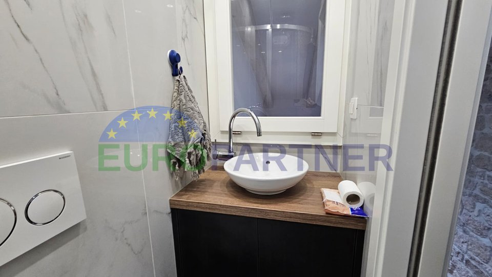 Istra, Rovinj, tri luksuzna apartmana prvi red do mora