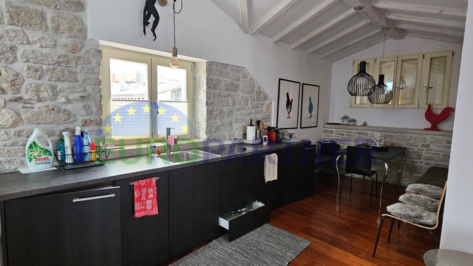 Istra, Rovinj, tri luksuzna apartmana prvi red do mora