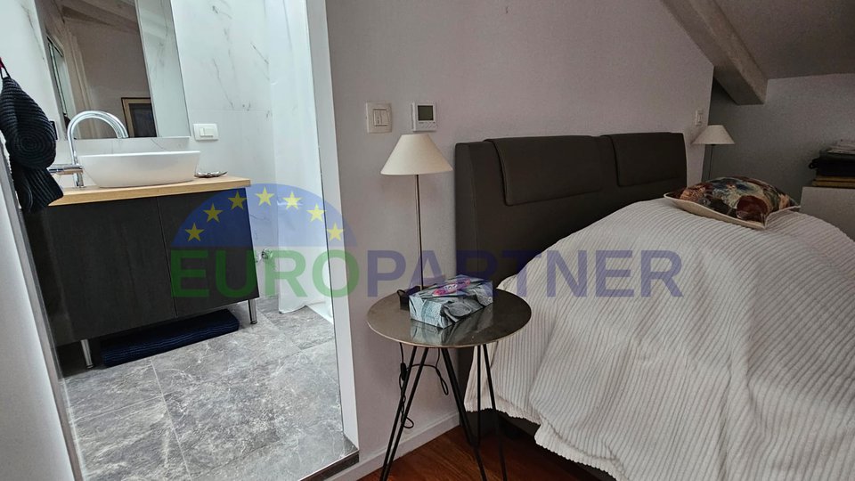 Istra, Rovinj, tri luksuzna apartmana prvi red do mora