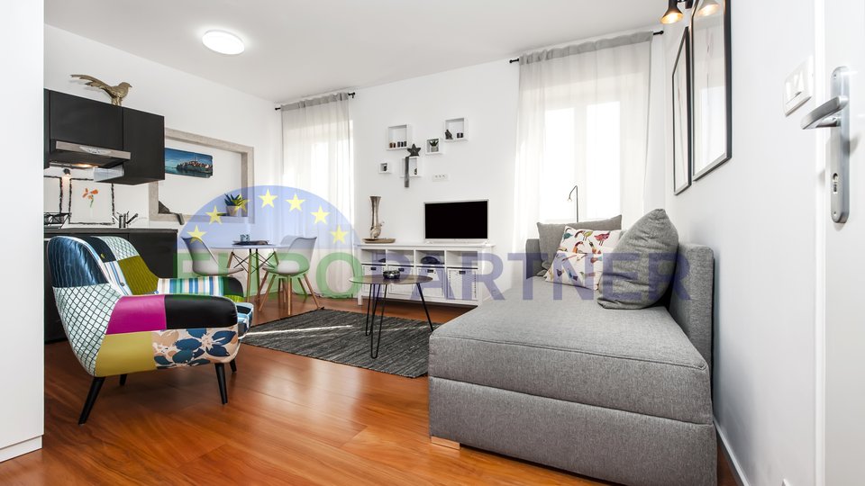 Istria, Rovinj, three luxury apartments, first row to the sea