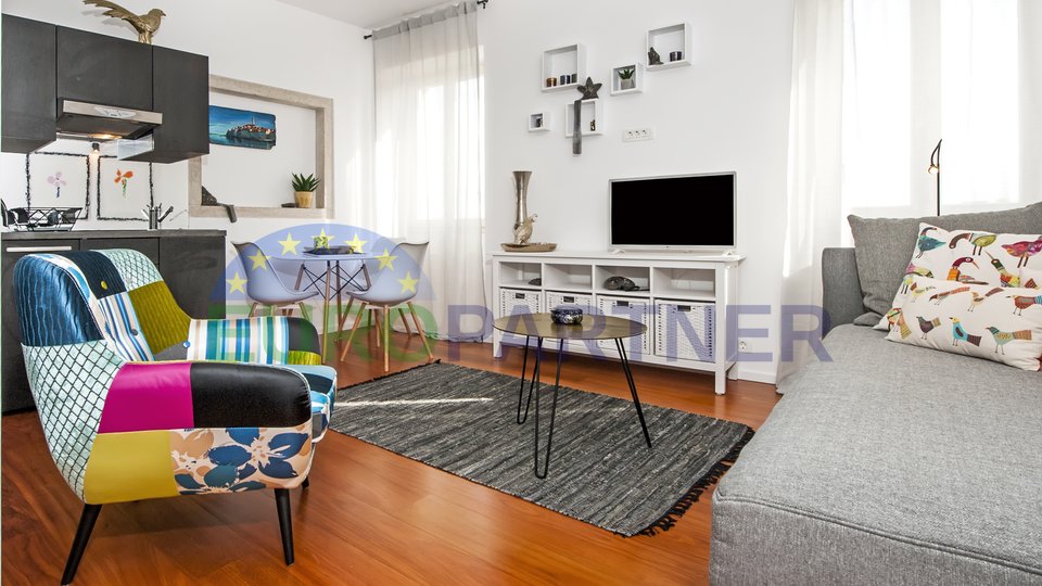 Istra, Rovinj, tri luksuzna apartmana prvi red do mora