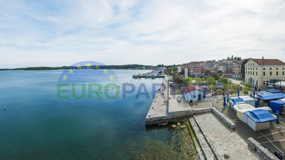 Istria, Rovigno, tre appartamenti di lusso, prima fila al mare