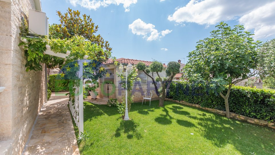 Mediterrane Villa mit Panoramablick auf das Meer