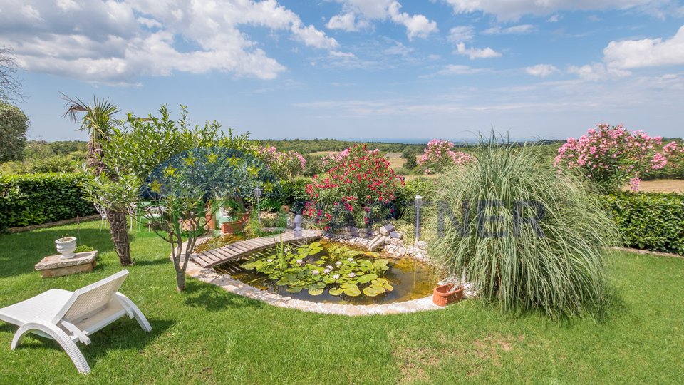 Villa mediterranea con vista panoramica sul mare