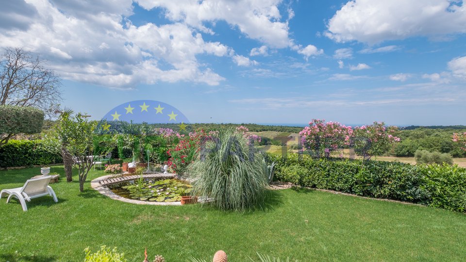 Mediterrane Villa mit Panoramablick auf das Meer