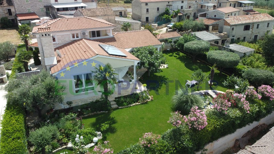 Villa mediterranea con vista panoramica sul mare