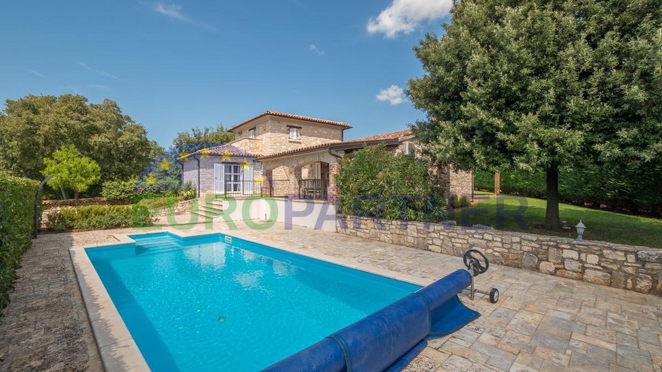 Stone villa with heated pool, Poreč, surroundings