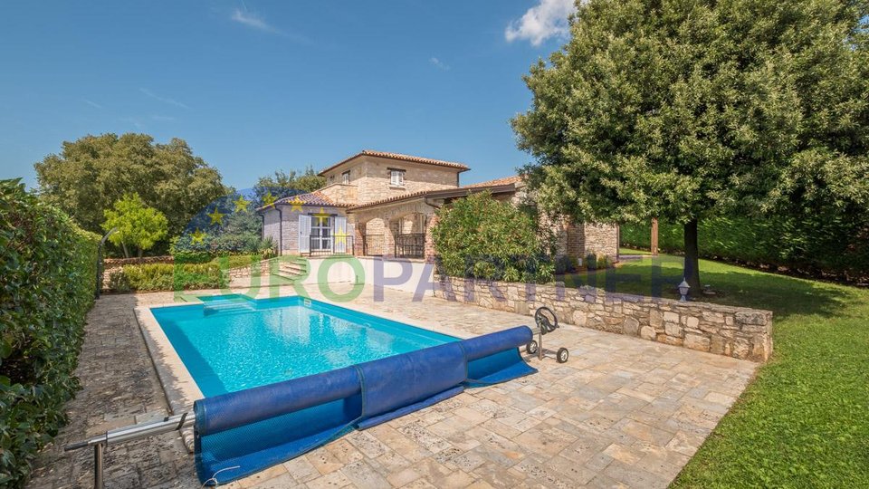 Stone villa with heated pool, Poreč, surroundings