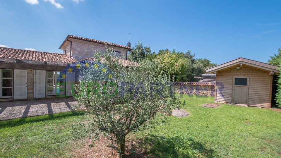 Villa in pietra con piscina riscaldata, Parenzo, dintorni