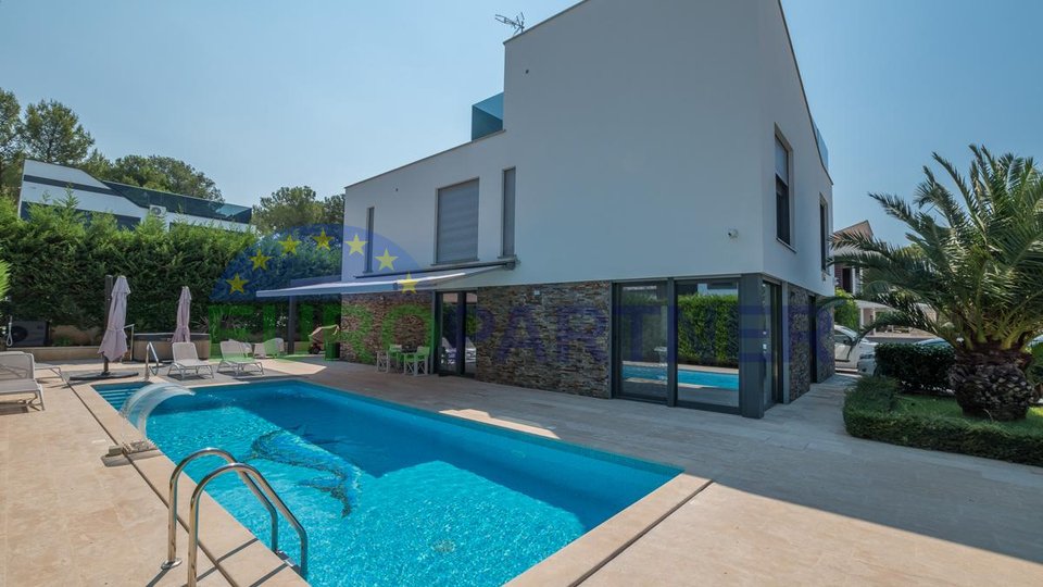 Istria, Fasana, villa in una zona d'elite vicino al mare