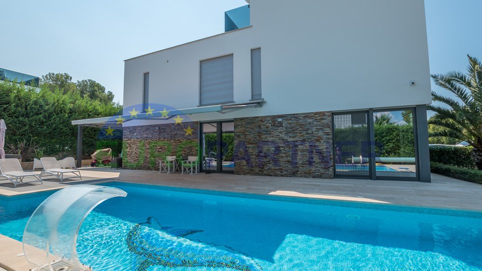 Istria, Fasana, villa in una zona d'elite vicino al mare