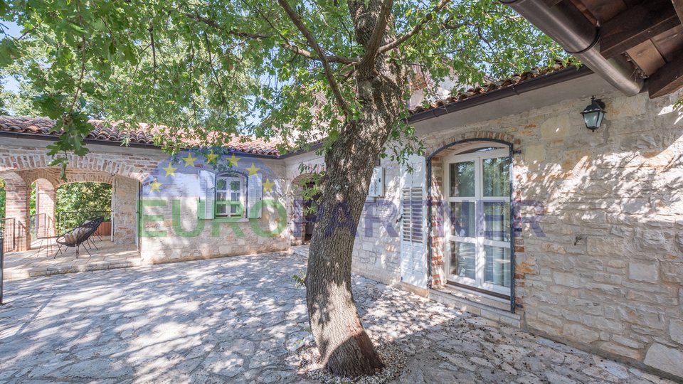 Stone villa with swimming pool, Poreč, surroundings