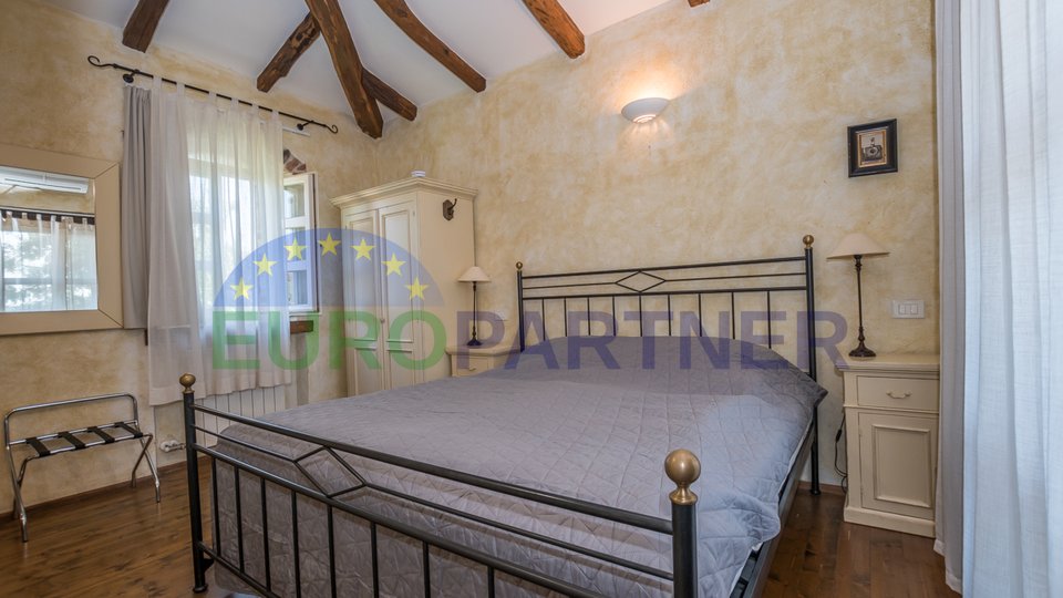 Stone villa with swimming pool, Poreč, surroundings