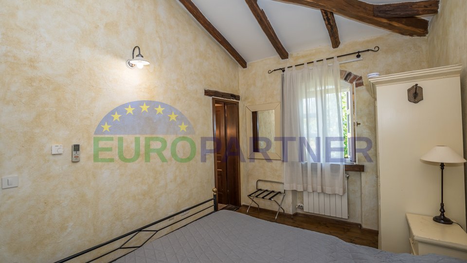 Stone villa with swimming pool, Poreč, surroundings