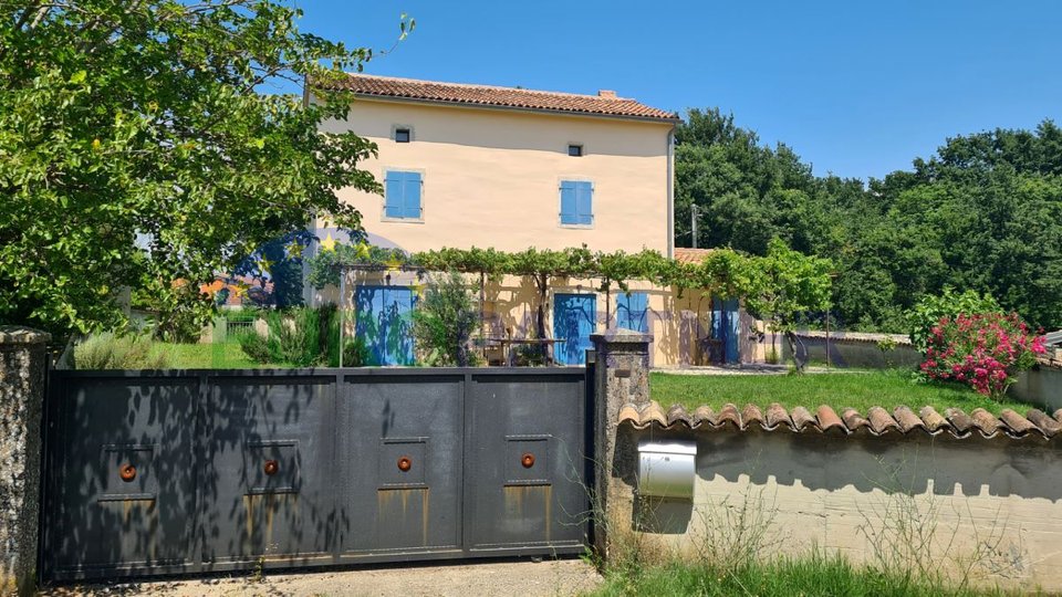 Fantastic stone house in traditional Istrian style in an idyllic location