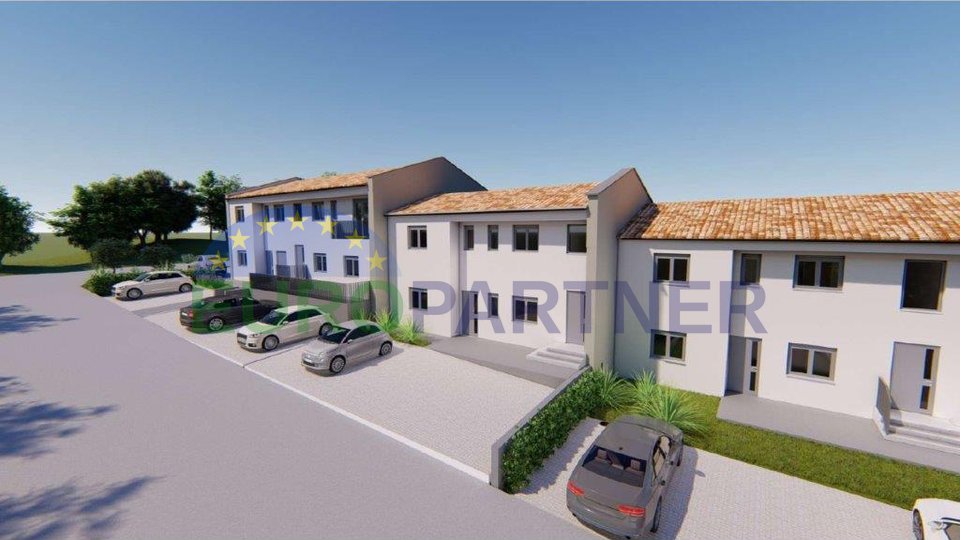 Appartamento con cortile, nuova costruzione, Tar, a 2 km dal mare