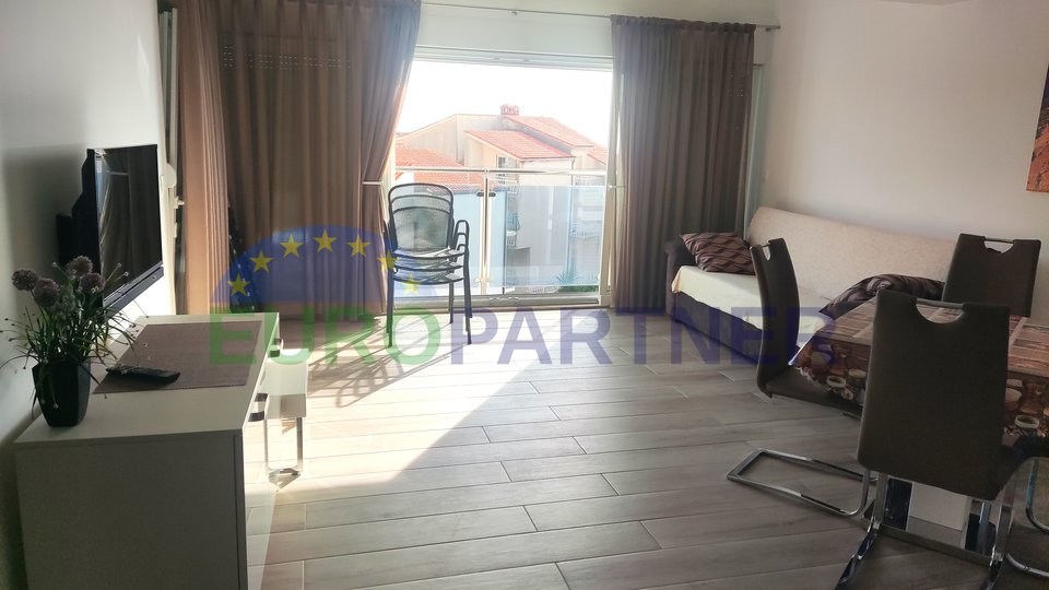 Apartment 3-room, 85 m2 with sea view, Podstrana