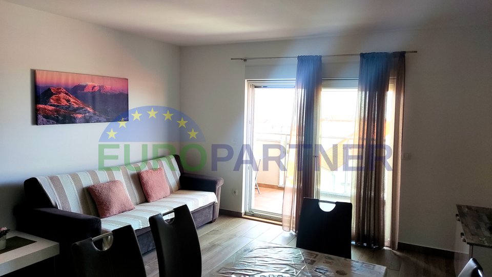 Apartment 3-room, 85 m2 with sea view, Podstrana