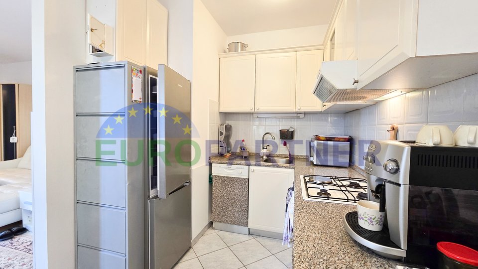 Wohnung + 2 Appartment  mit Garten 300m vom Meer entfernt, Poreč