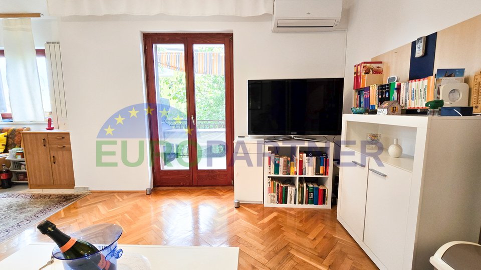 Wohnung + 2 Appartment  mit Garten 300m vom Meer entfernt, Poreč