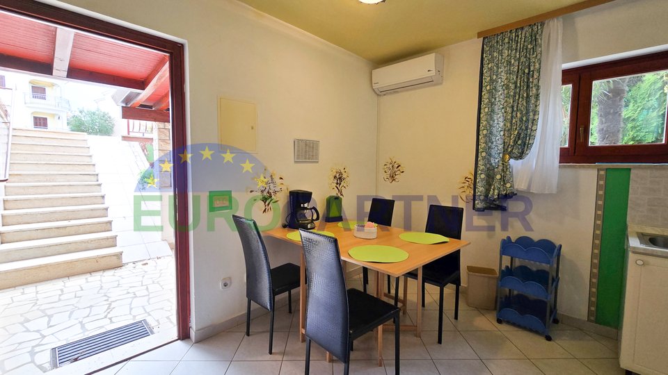 Wohnung + 2 Appartment  mit Garten 300m vom Meer entfernt, Poreč