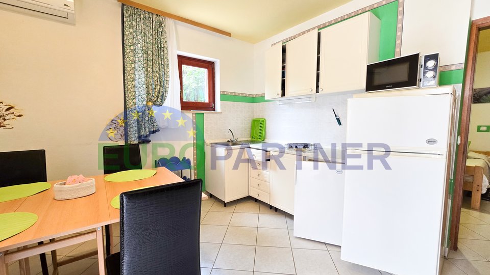 Wohnung + 2 Appartment  mit Garten 300m vom Meer entfernt, Poreč