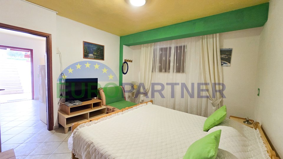 Stan + 2 Apartmana s vrtom  300m od mora, Poreč