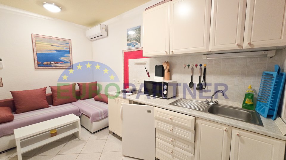 Stan + 2 Apartmana s vrtom  300m od mora, Poreč